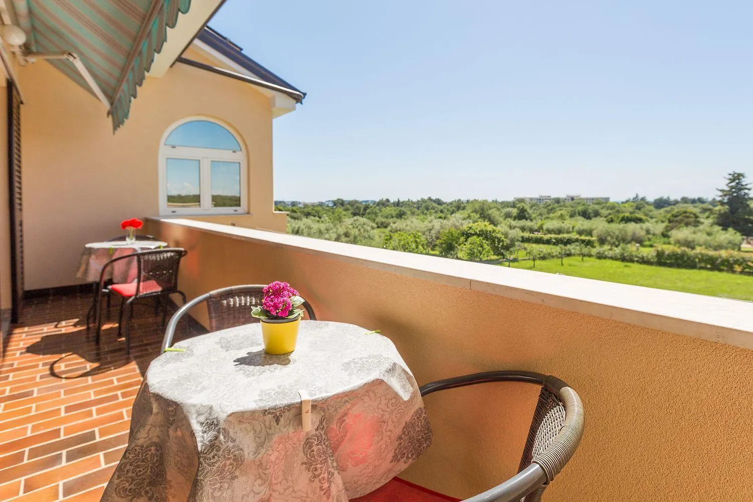 Helles Apartment Nur 250 Meter Zum Strand Mit Meerblick, Pool, Grill, Waschmaschine Porec Croatia