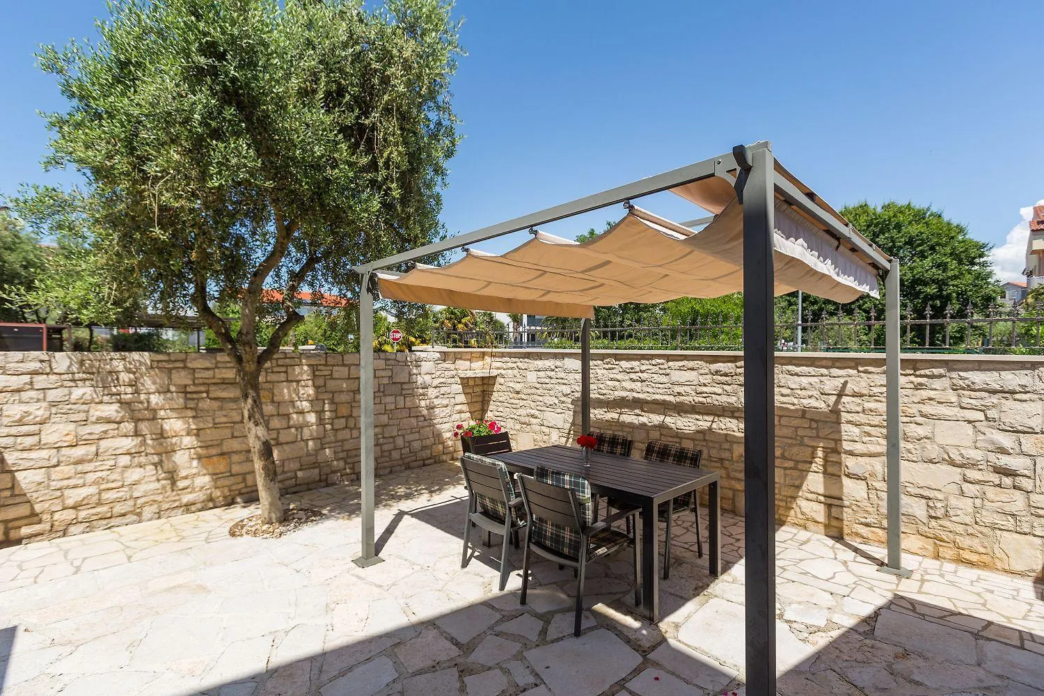 Helles Apartment Nur 250 Meter Zum Strand Mit Meerblick, Pool, Grill, Waschmaschine Porec Croatia