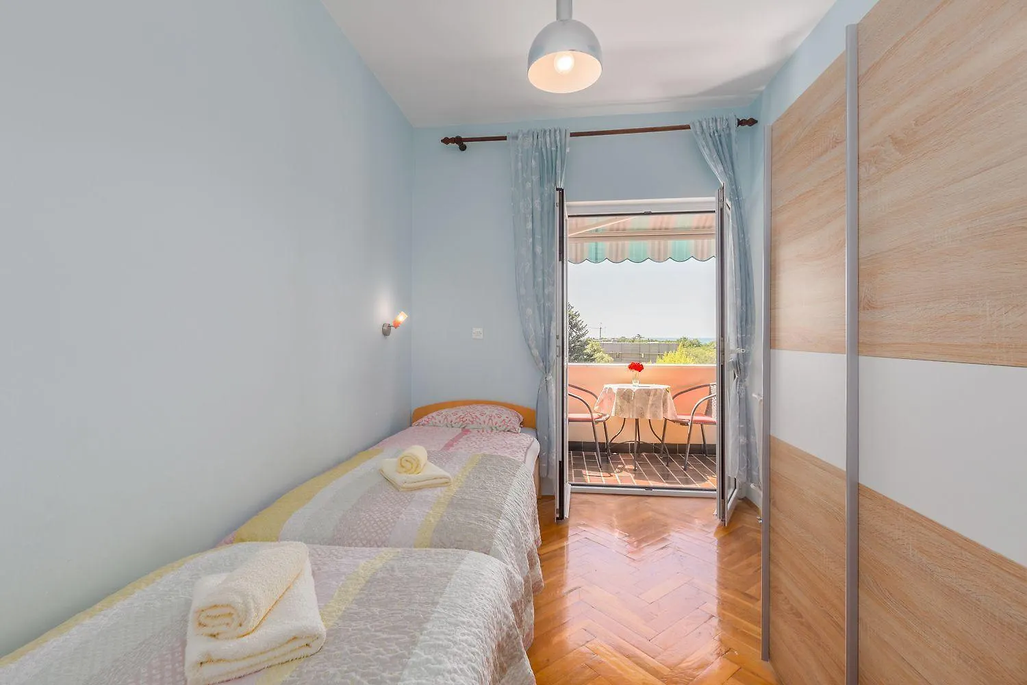 Helles Apartment Nur 250 Meter Zum Strand Mit Meerblick, Pool, Grill, Waschmaschine Πόρετς Κροατία