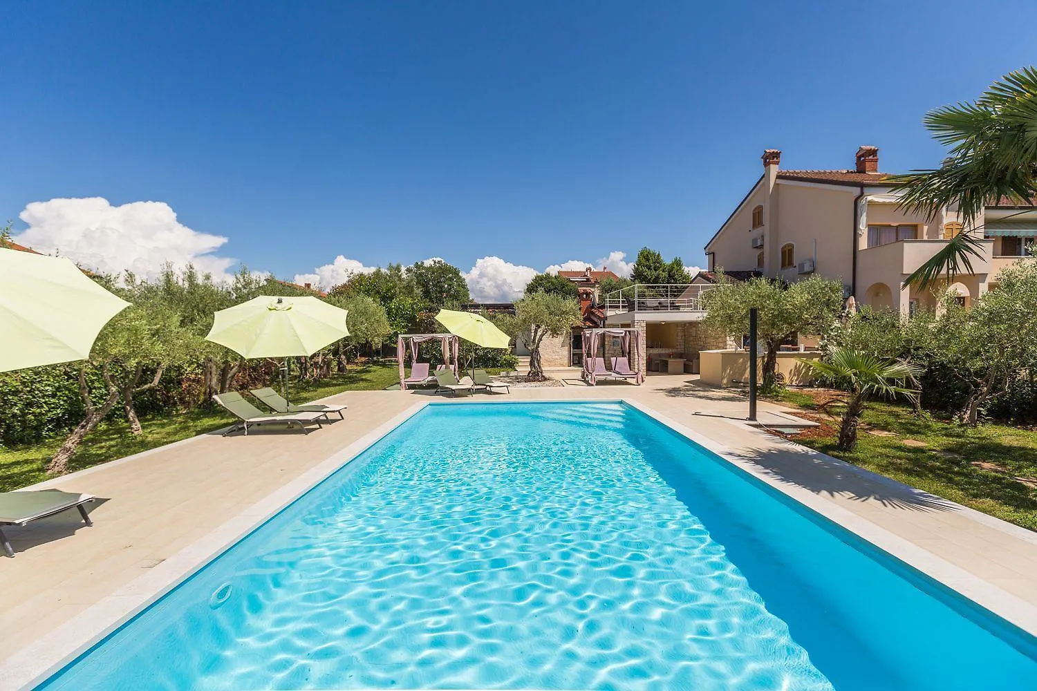 Helles Apartment Nur 250 Meter Zum Strand Mit Meerblick, Pool, Grill, Waschmaschine Πόρετς